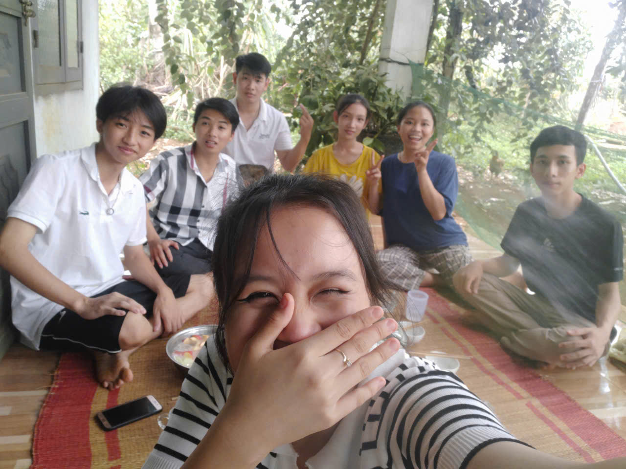 đi chơi cùng bạn bè